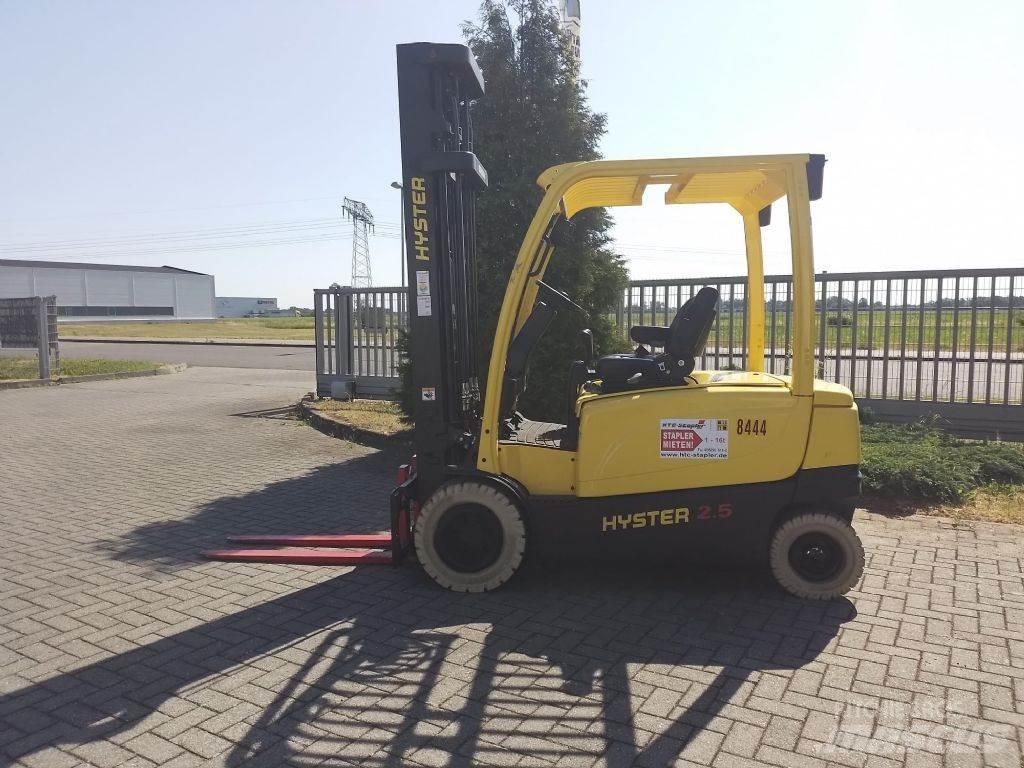 Hyster J2.5XN Stivuitor electric