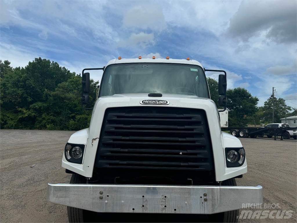 Freightliner 108SD Municipal/vehicul cu uz general
