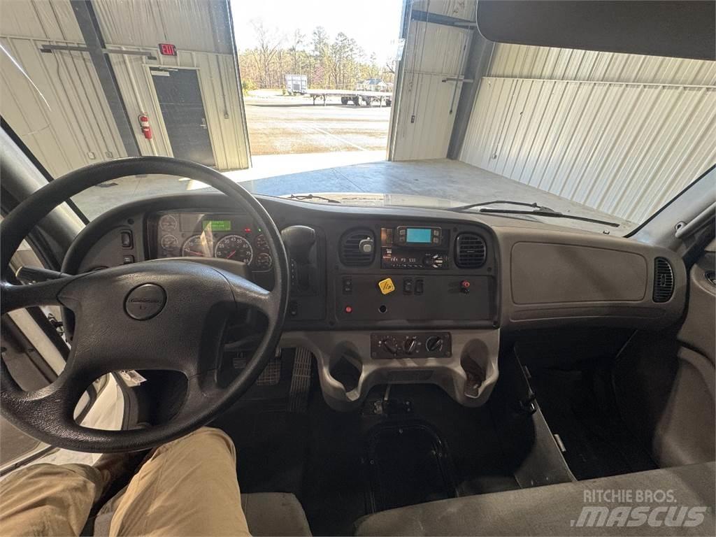 Freightliner M2 Autocamioane