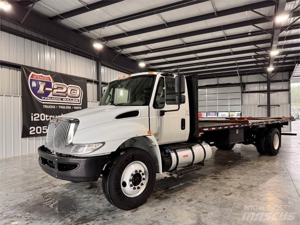 International 4300 Camioane platforma/prelata