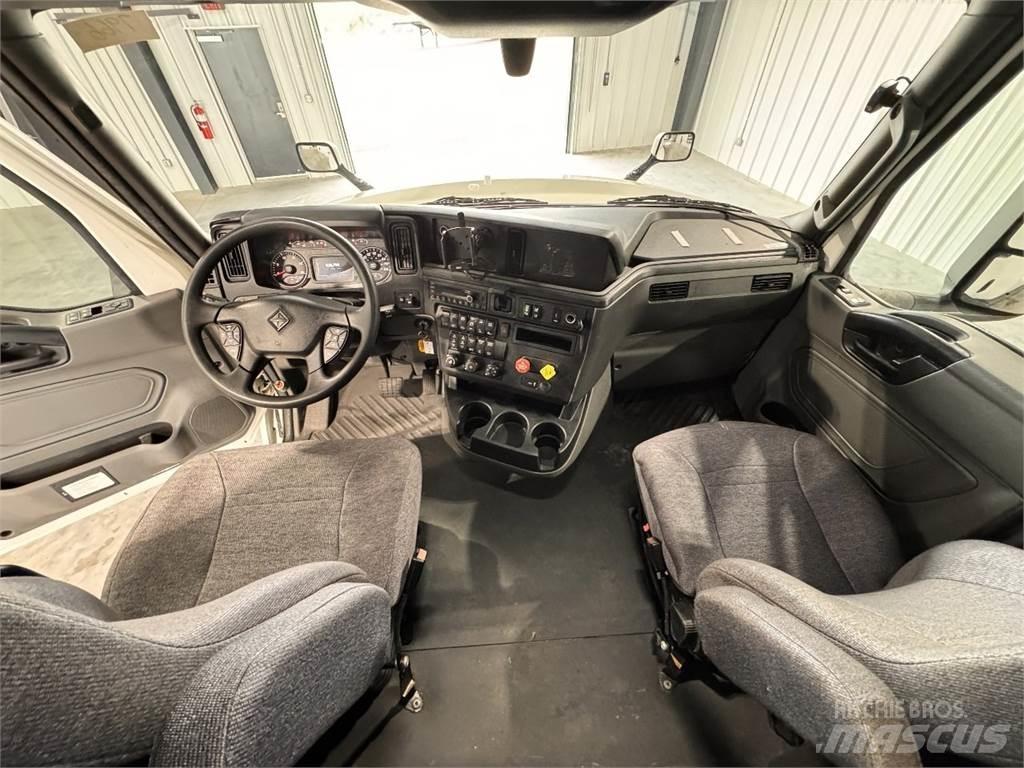 International LT625 Autotractoare