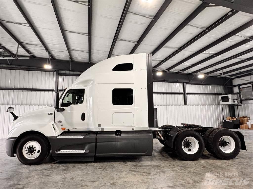 International LT625 Autotractoare