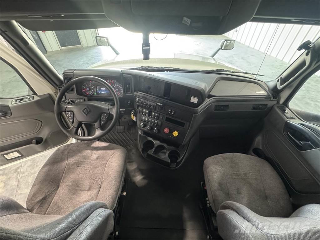 International LT625 Autotractoare
