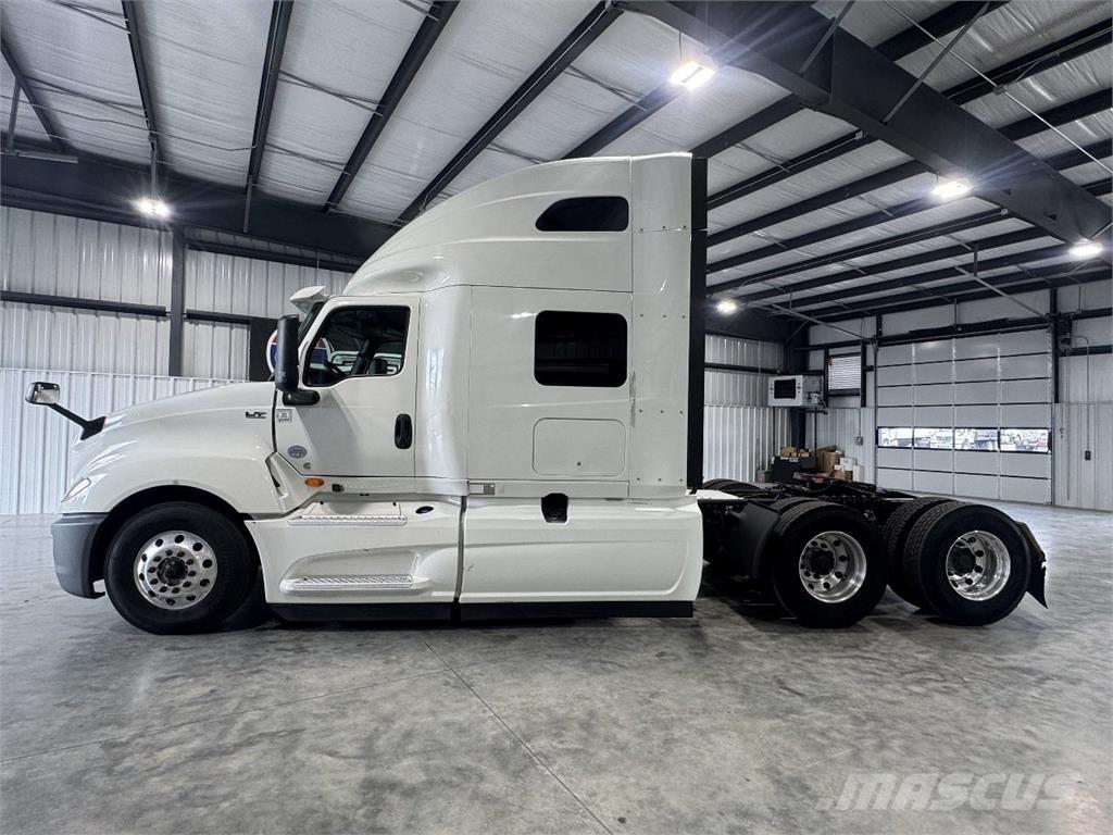 International LT625 Autotractoare