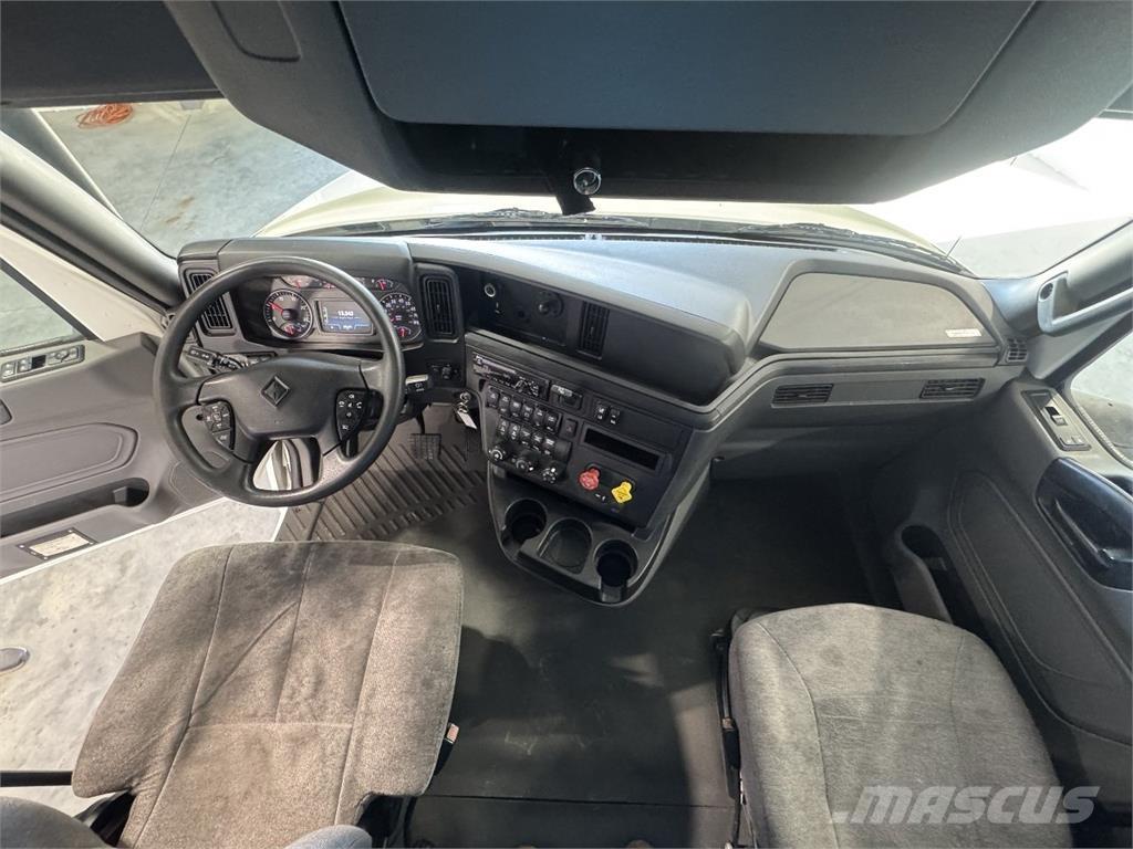 International LT625 Autotractoare