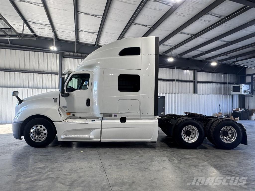 International LT625 Autotractoare