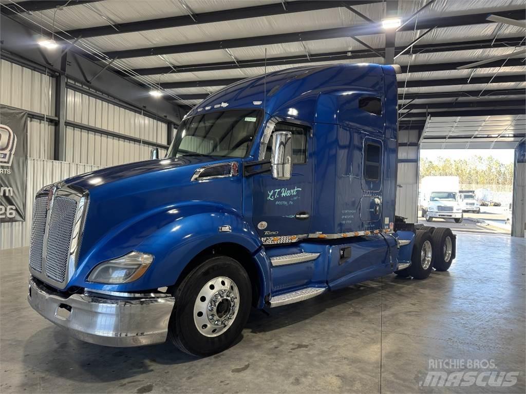 Kenworth T680 Autotractoare