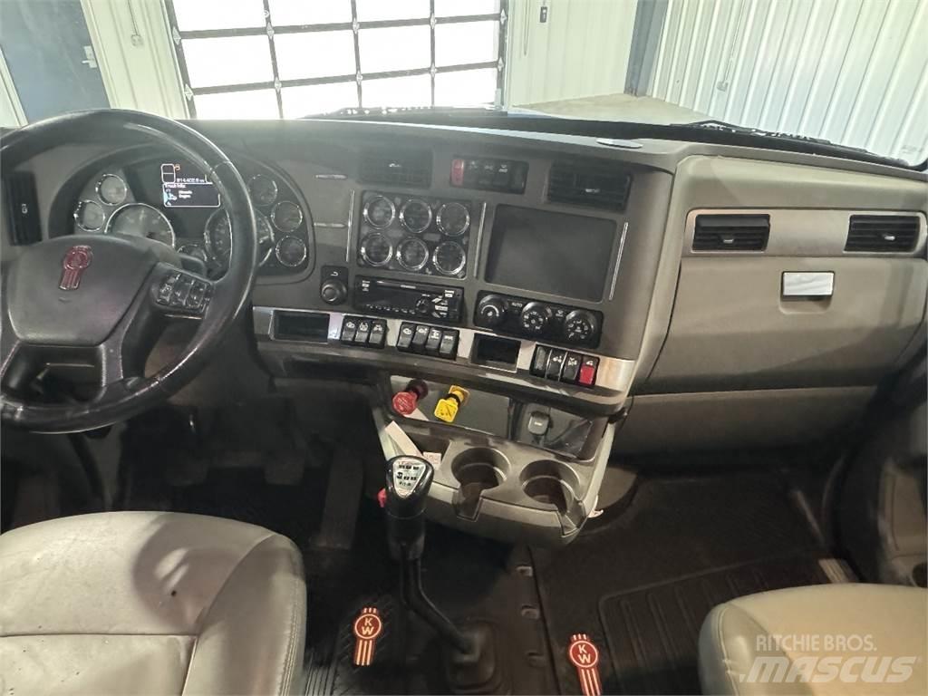 Kenworth T680 Autotractoare