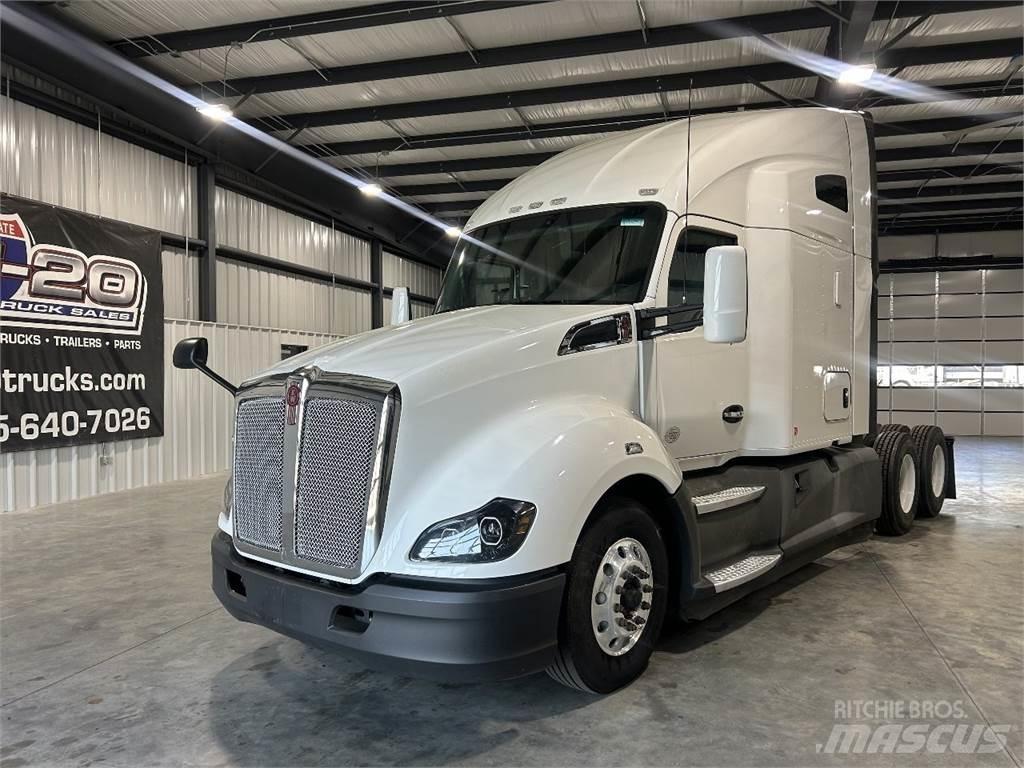Kenworth T680 Autotractoare