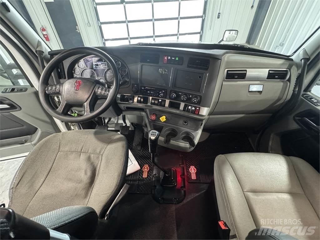Kenworth T680 Autotractoare