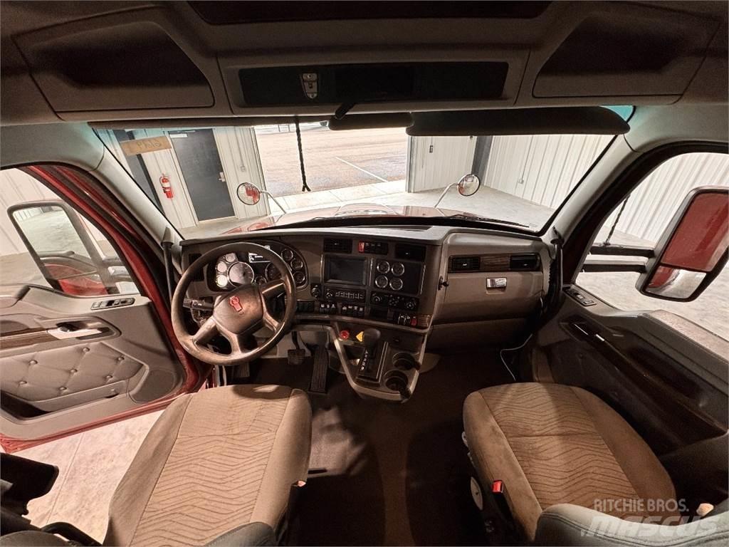Kenworth T680 Autotractoare