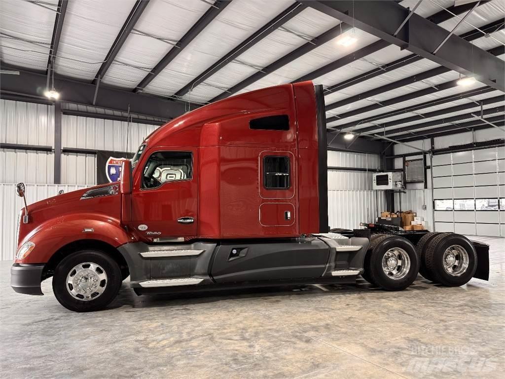 Kenworth T680 Autotractoare