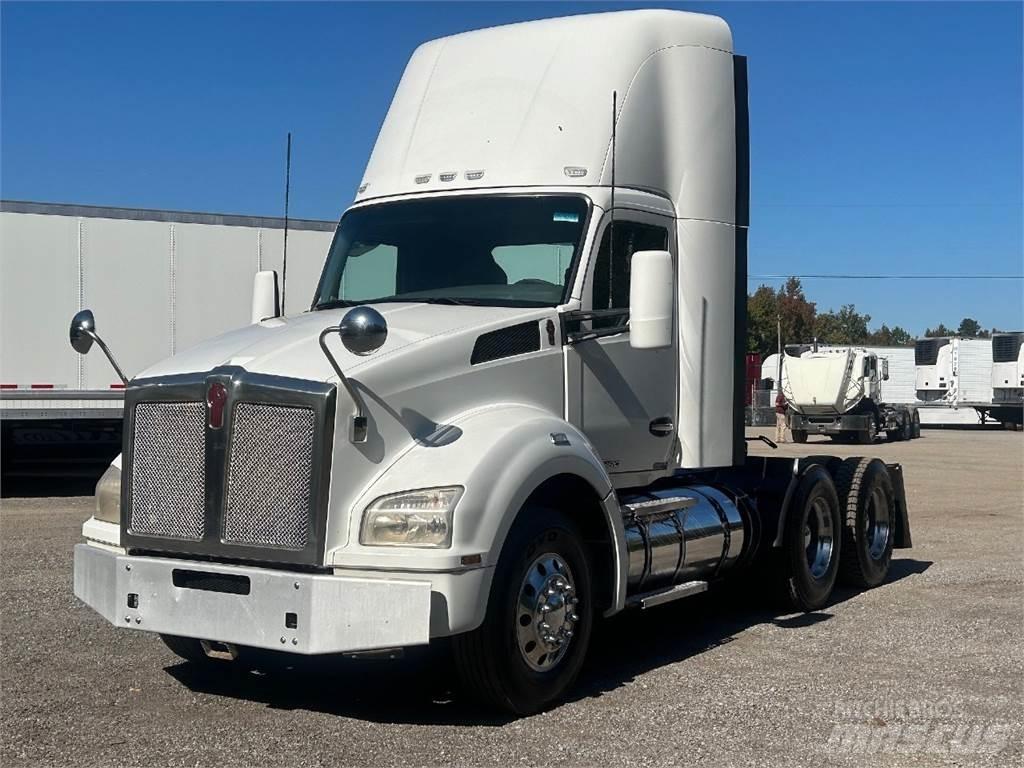 Kenworth T880 Autotractoare