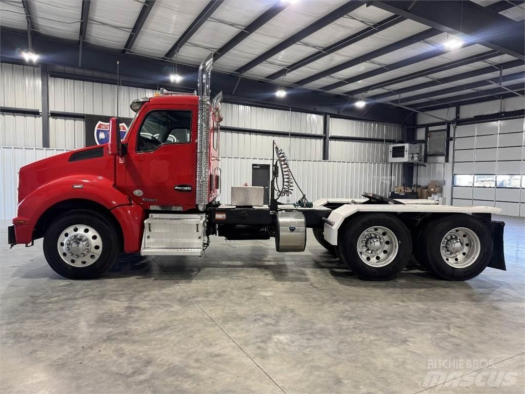 Kenworth T880 Autotractoare