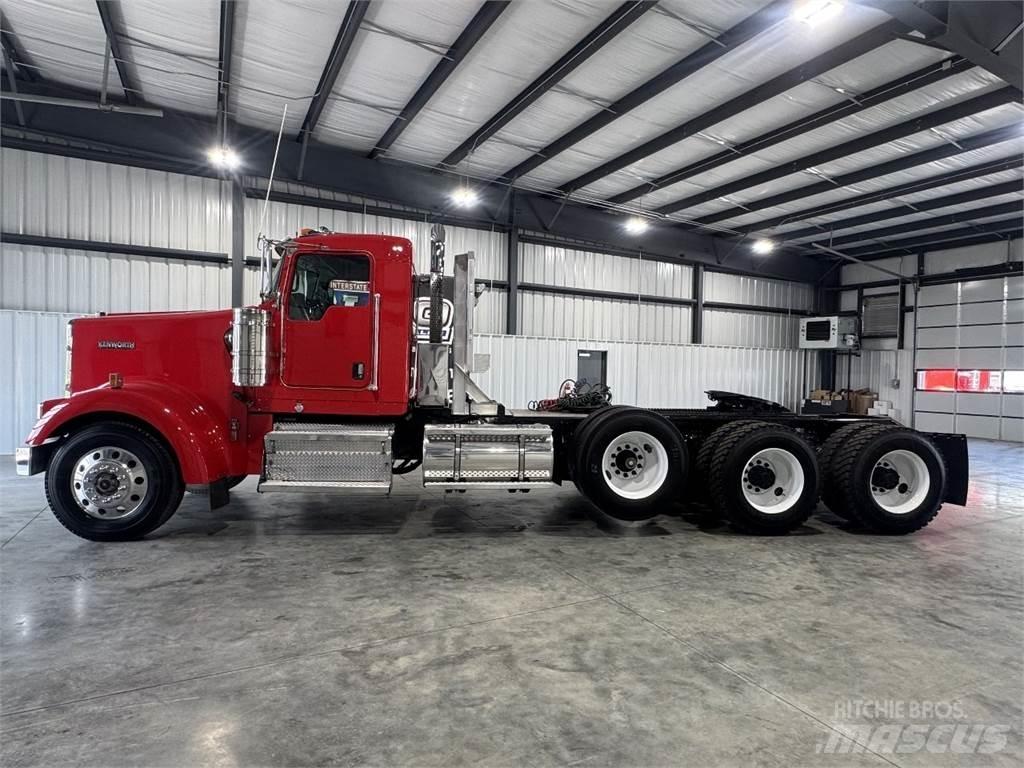 Kenworth W900 Autotractoare