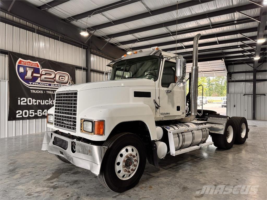 Mack CHU613 Autotractoare