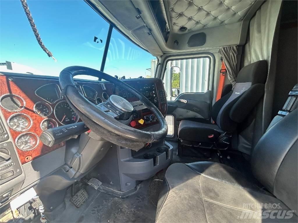 Mack CXU613 Autotractoare