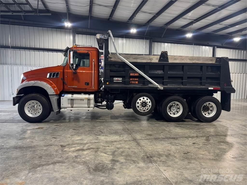 Mack GU433 Autobasculanta