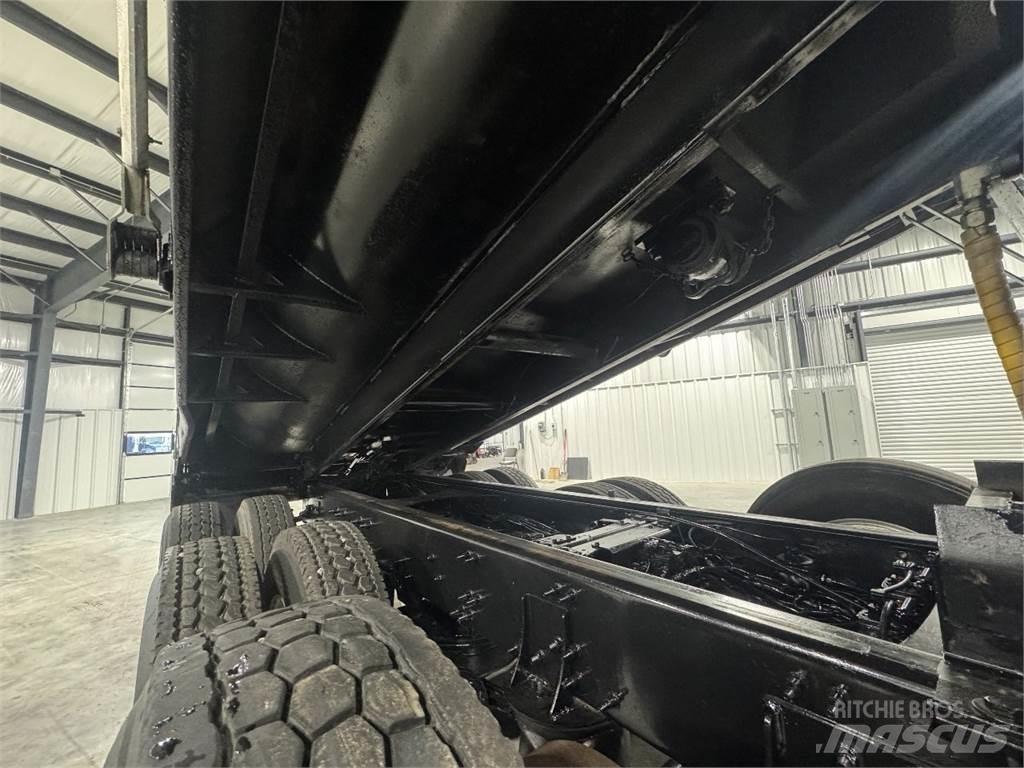 Mack GU713 Autobasculanta