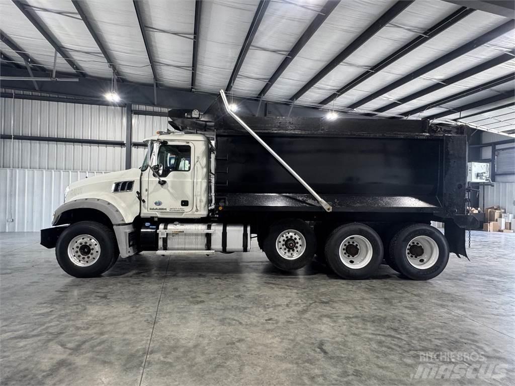 Mack GU713 Autobasculanta