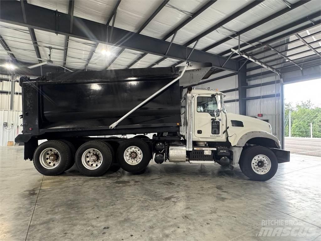 Mack GU713 Autobasculanta