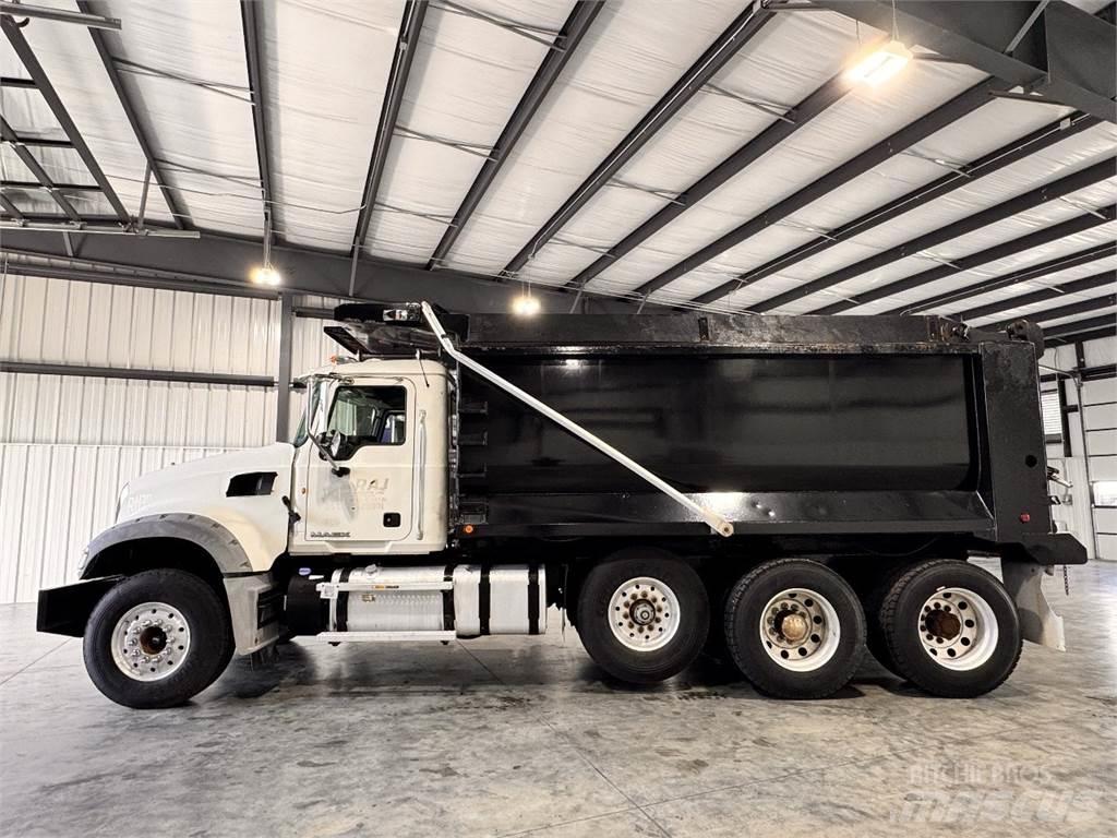 Mack GU713 Autobasculanta