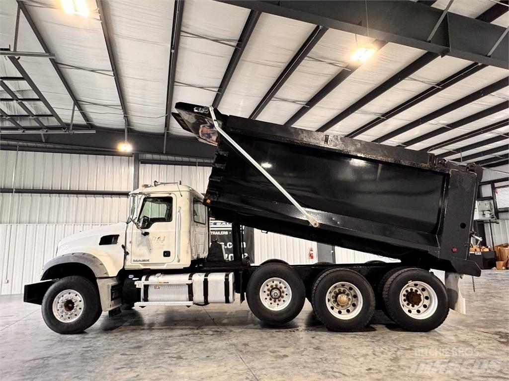 Mack GU713 Autobasculanta