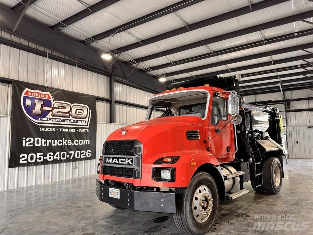 Mack MD6 Autobasculanta