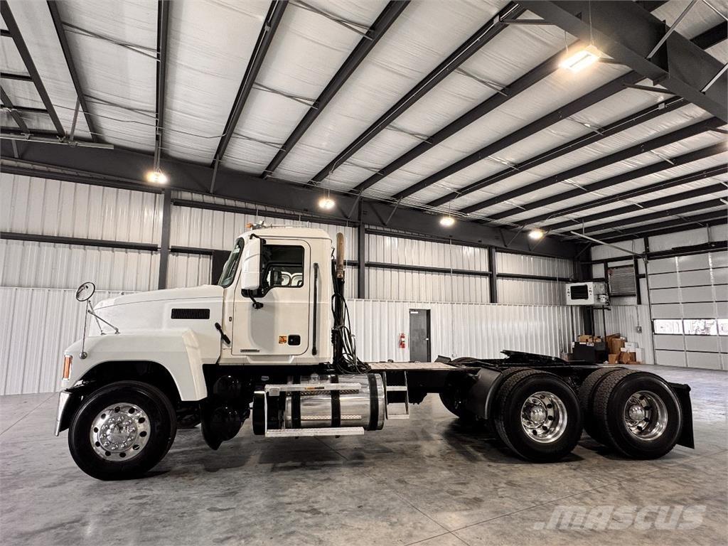 Mack Pinnacle Autotractoare