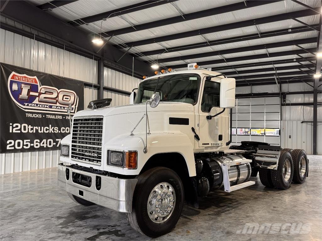 Mack Pinnacle Autotractoare