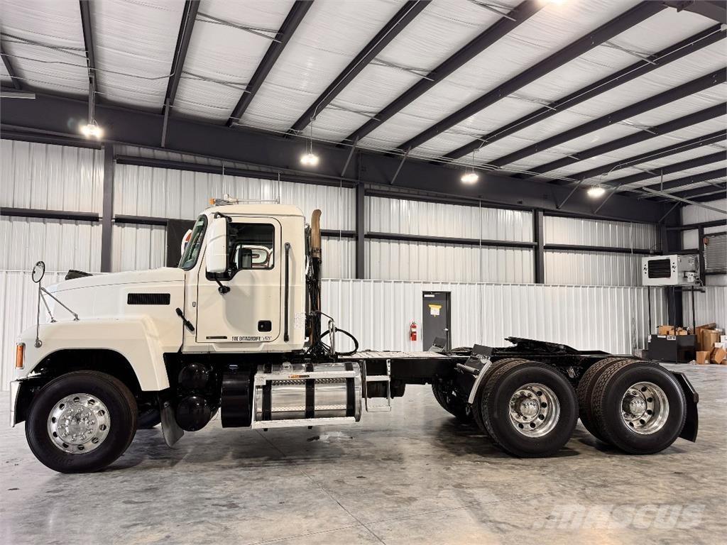 Mack Pinnacle Autotractoare