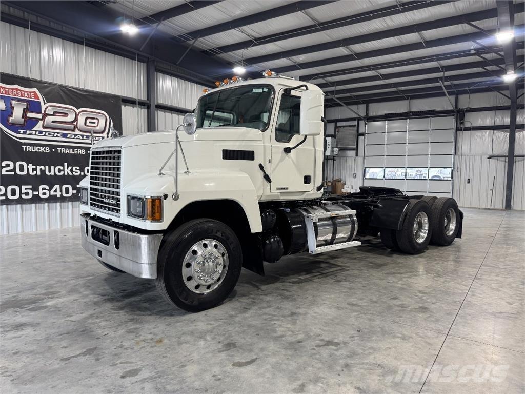 Mack Pinnacle Autotractoare
