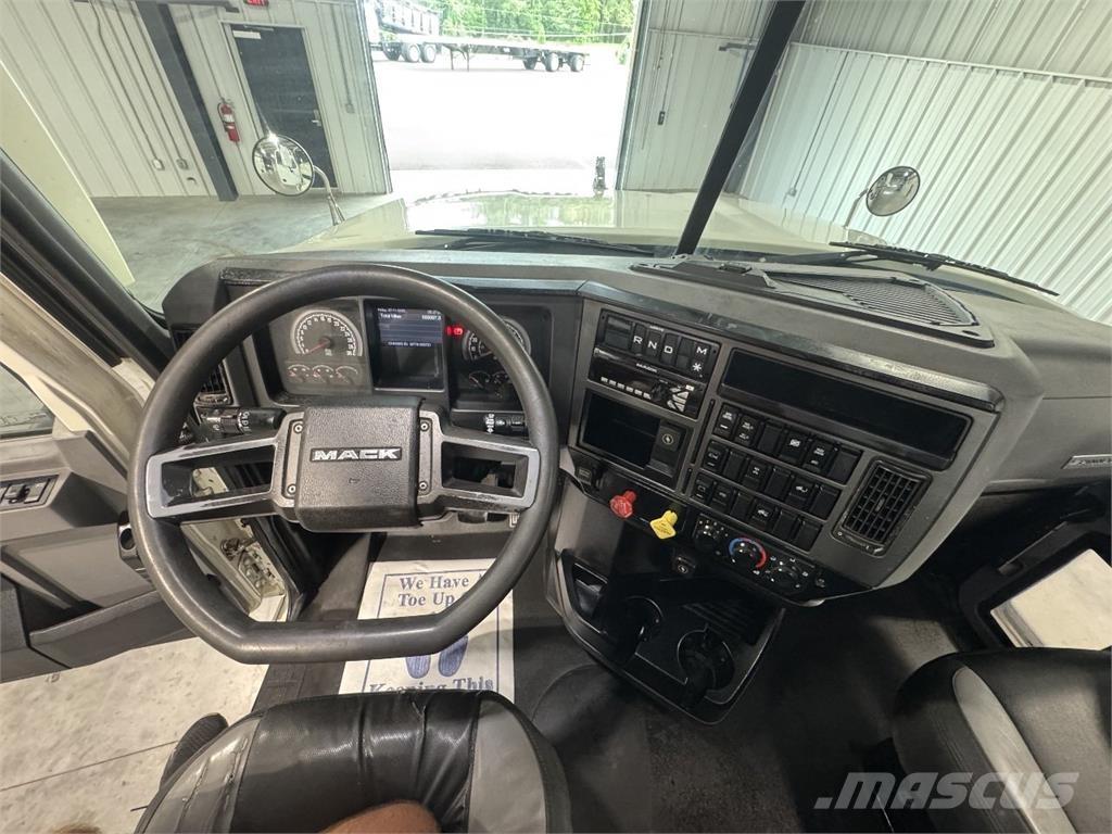 Mack Pinnacle Autotractoare