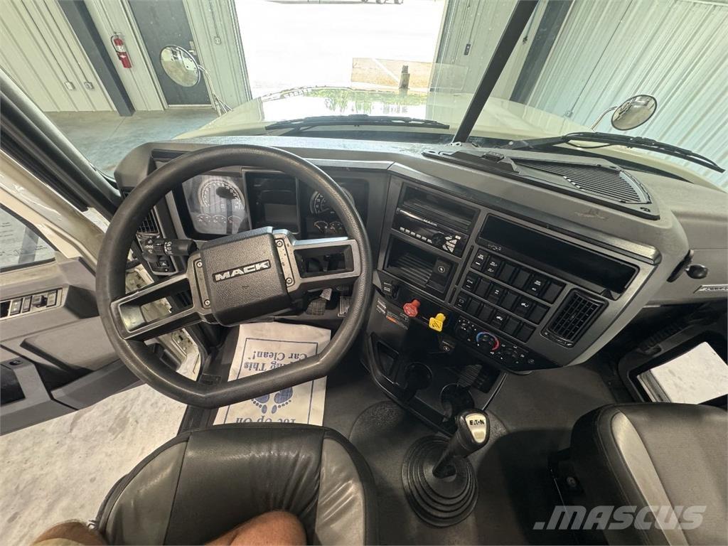 Mack Pinnacle Autotractoare