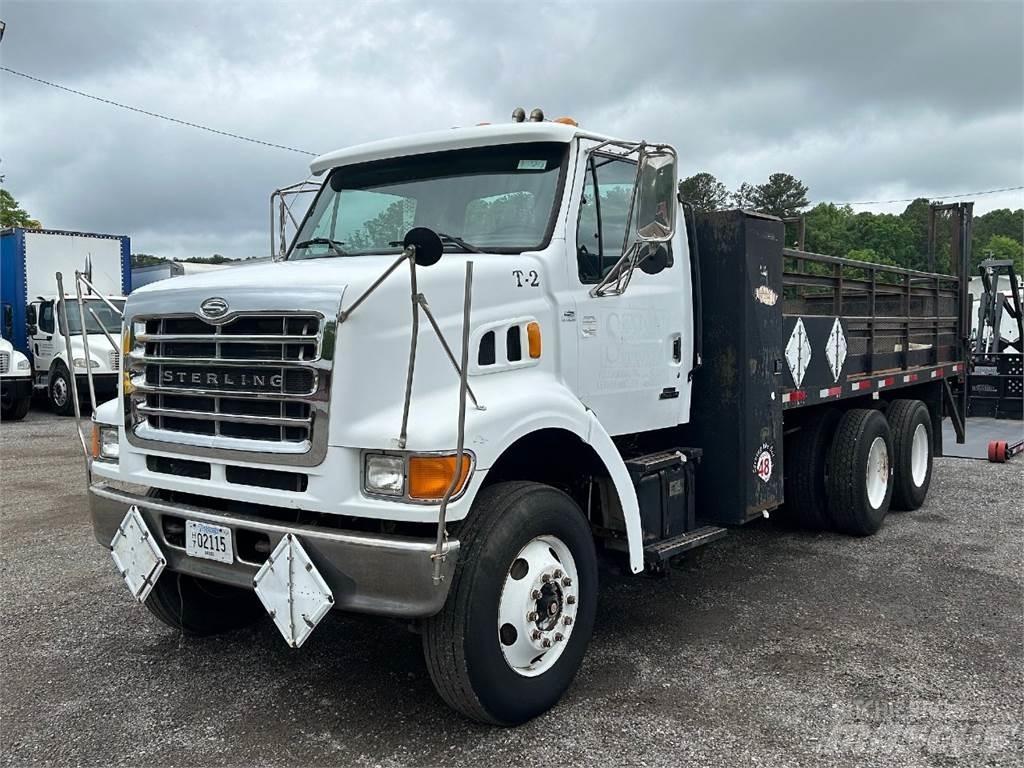Sterling L7500 Camioane platforma/prelata
