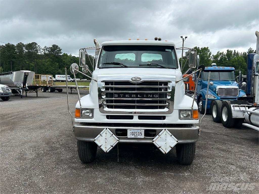 Sterling L7500 Camioane platforma/prelata