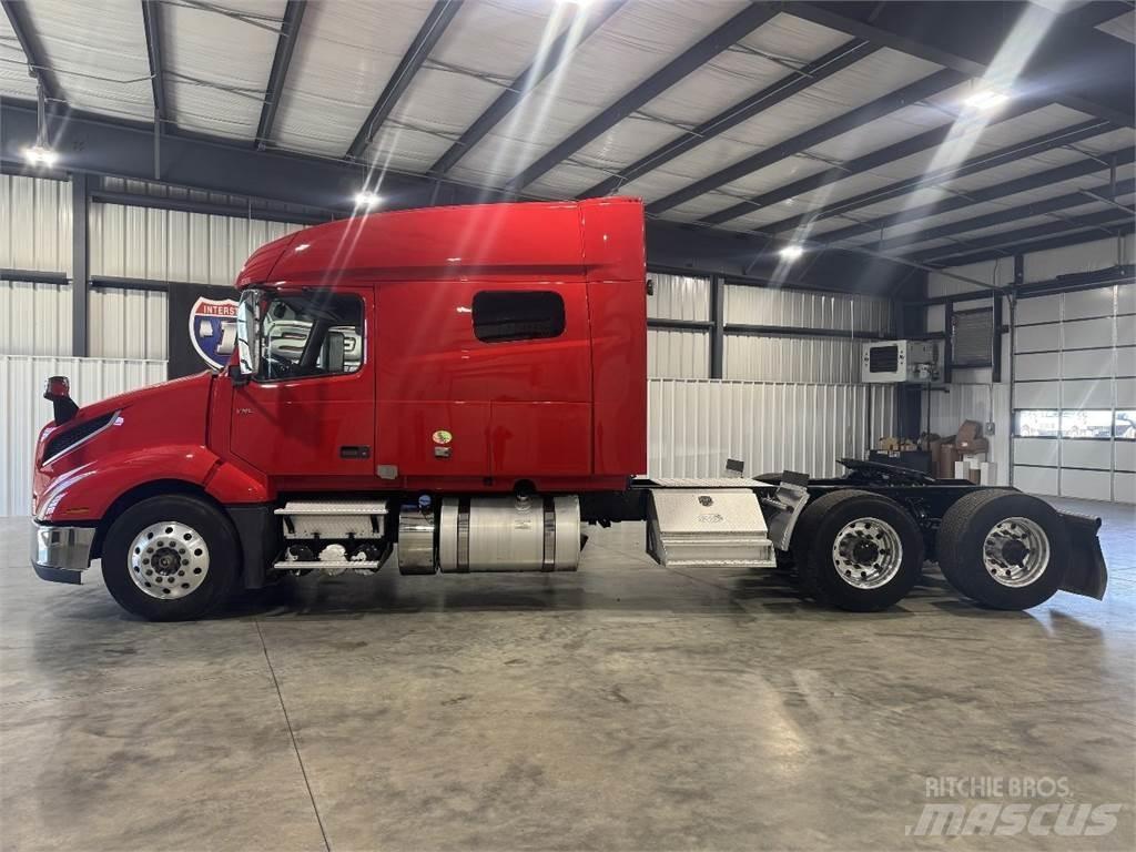 Volvo VNL64T740 Autotractoare