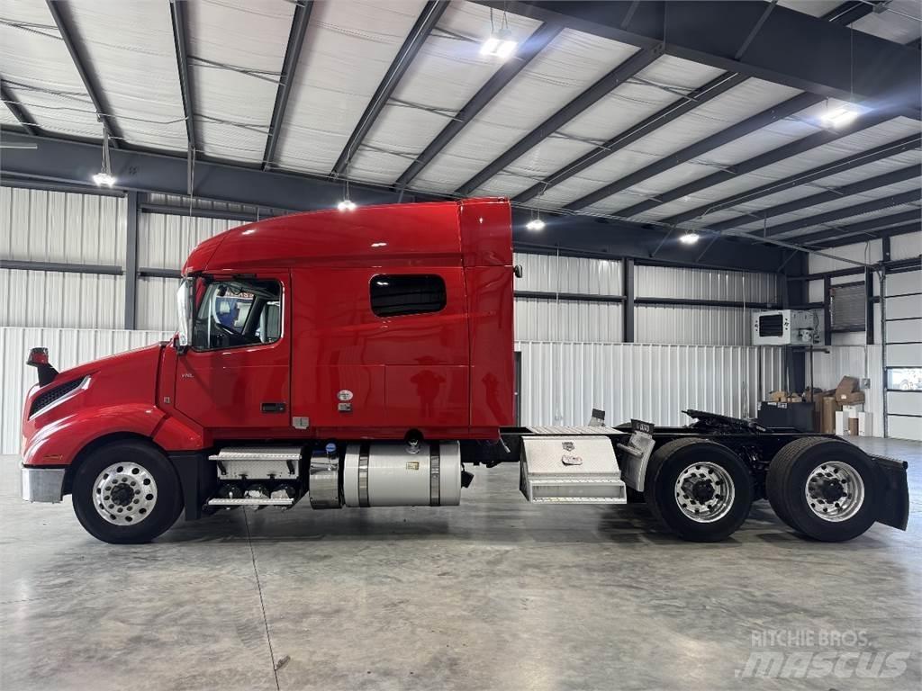 Volvo VNL64T740 Autotractoare