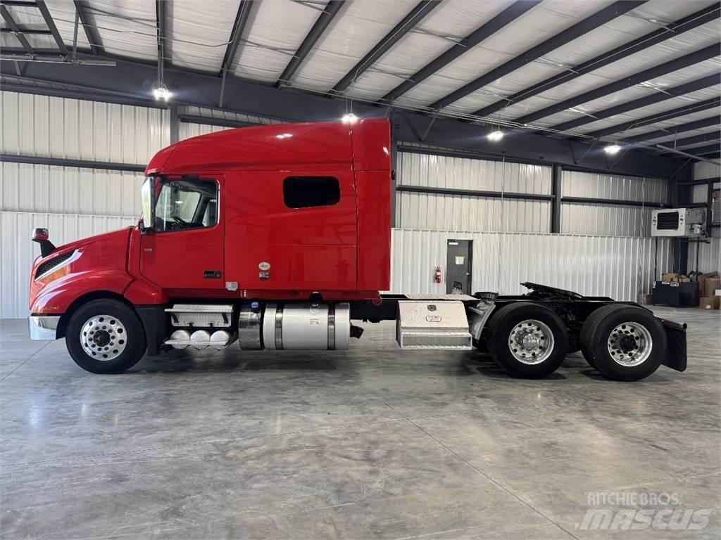 Volvo VNL64T740 Autotractoare