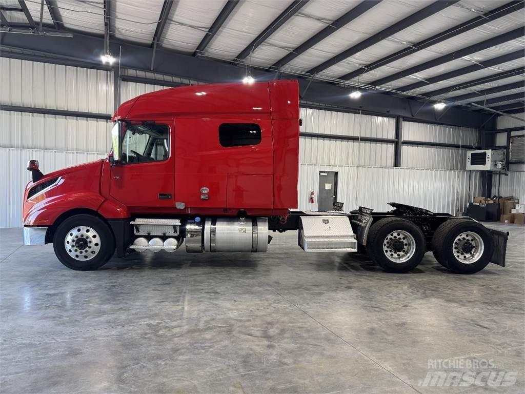 Volvo VNL64T740 Autotractoare