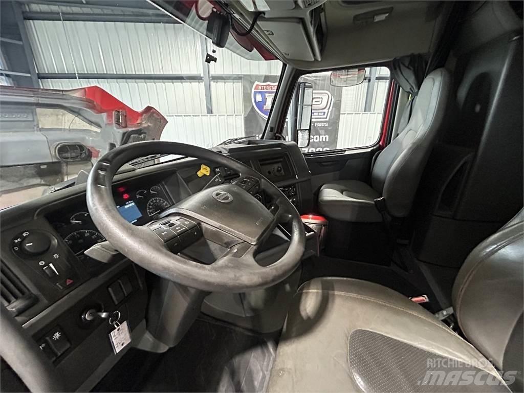 Volvo VNL64T740 Autotractoare