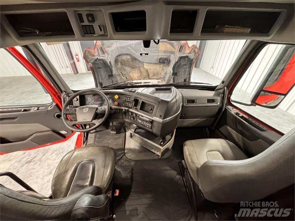 Volvo VNL64T740 Autotractoare
