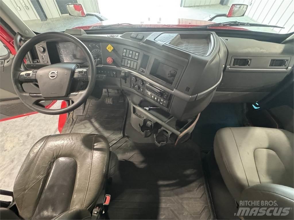 Volvo VNL740 Autotractoare
