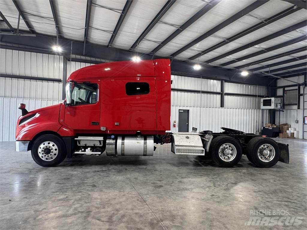 Volvo VNL740 Autotractoare