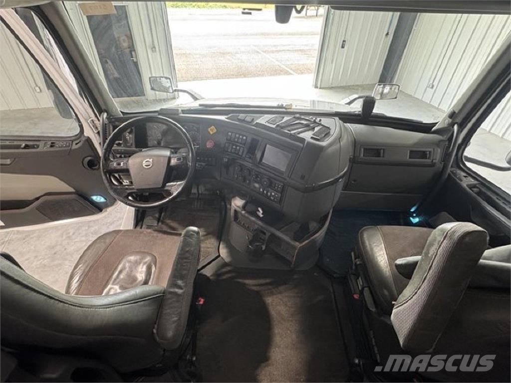 Volvo VNL860 Autotractoare