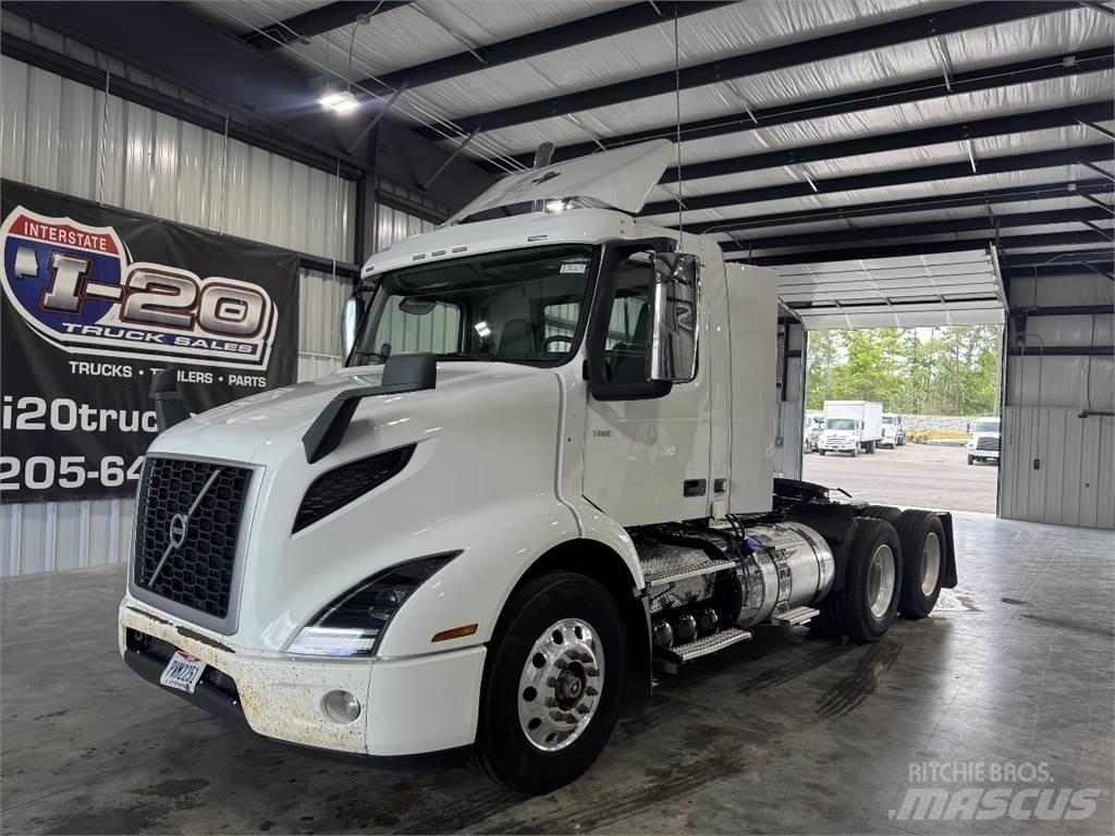 Volvo VNR64T300 Autotractoare