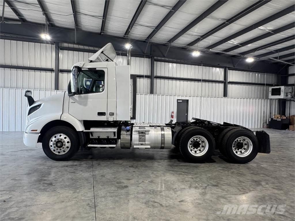 Volvo VNR64T300 Autotractoare