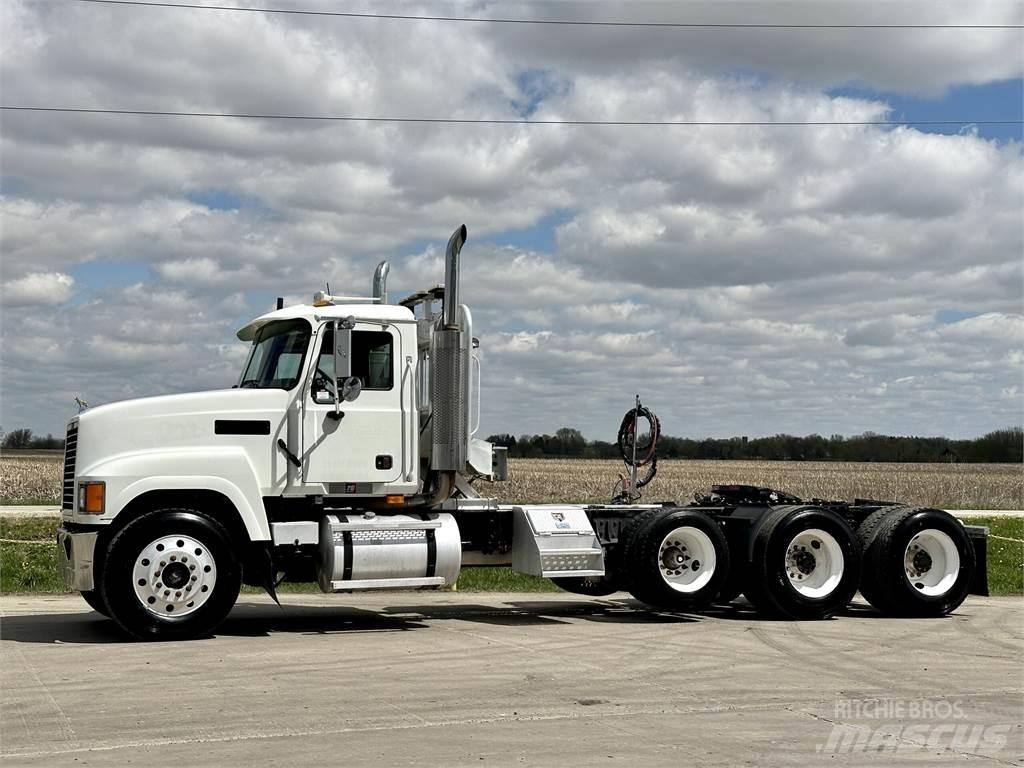 Mack CH613 Autotractoare