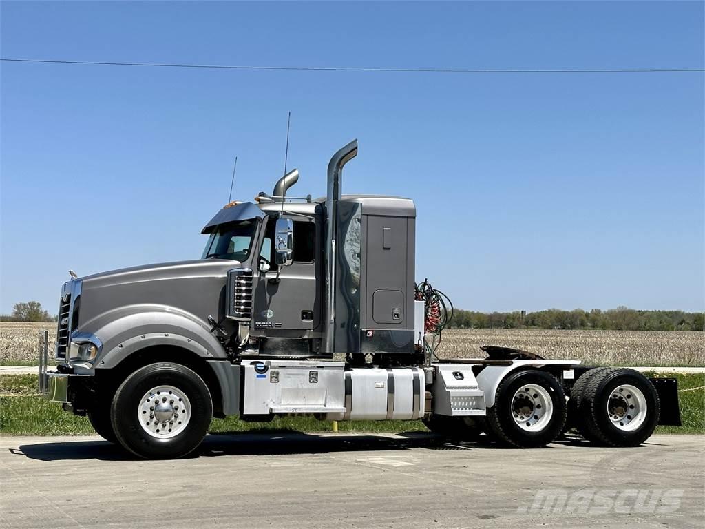 Mack Titan TD713 Autotractoare