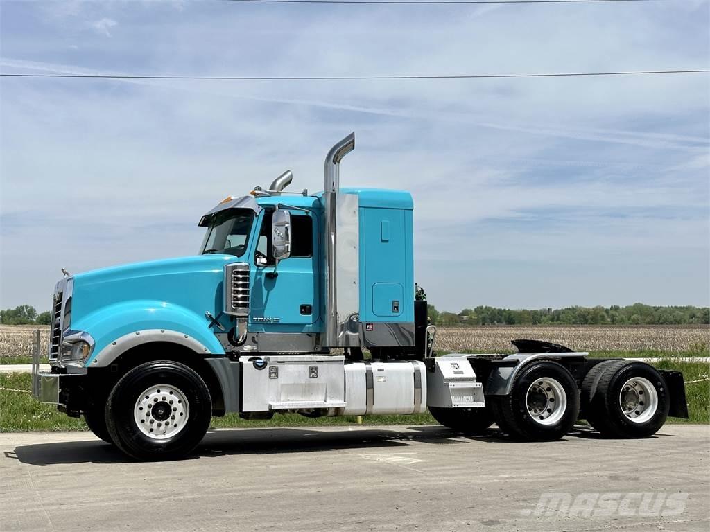 Mack Titan TD713 Autotractoare
